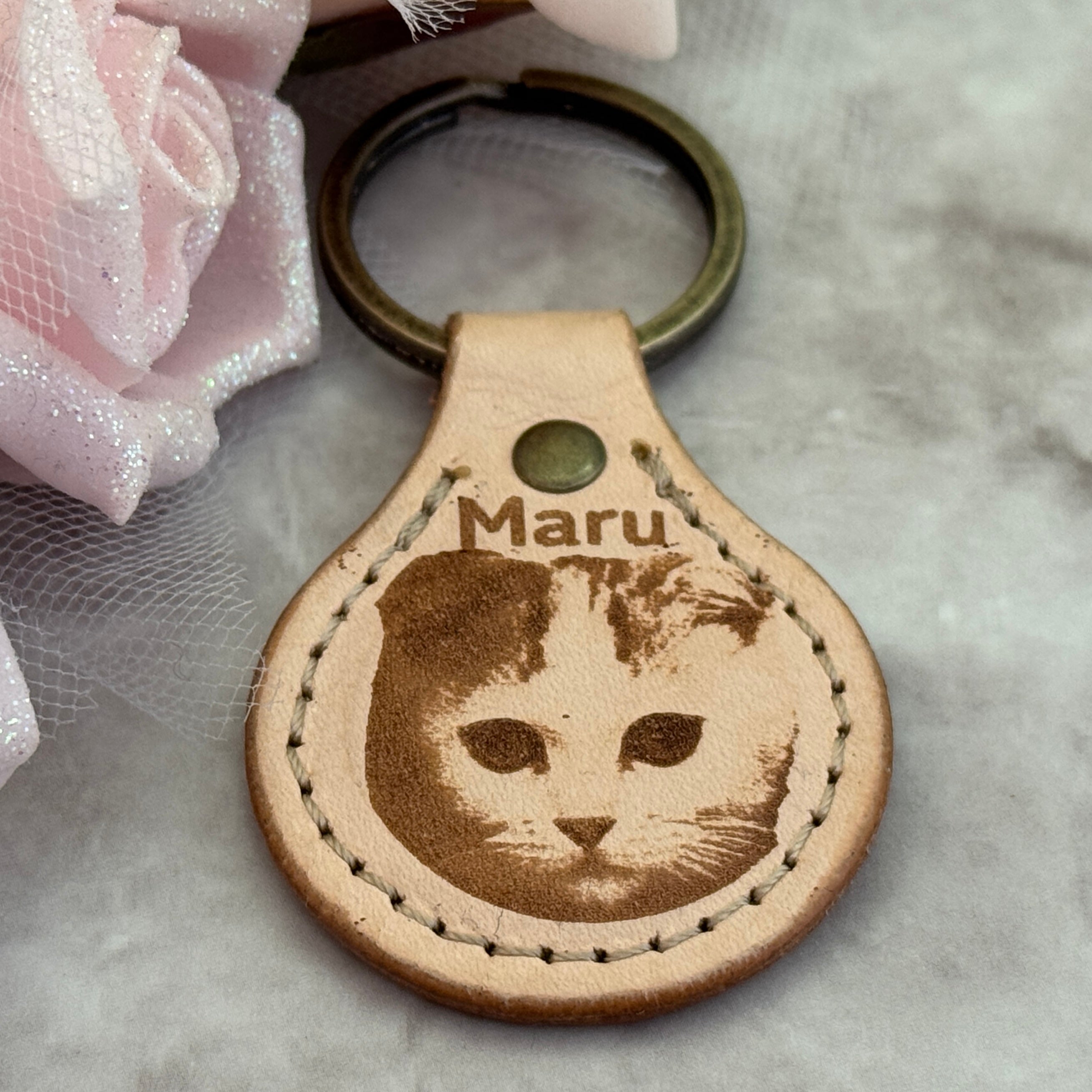 ヌメ革キーホルダー（写真、名入れ込み）