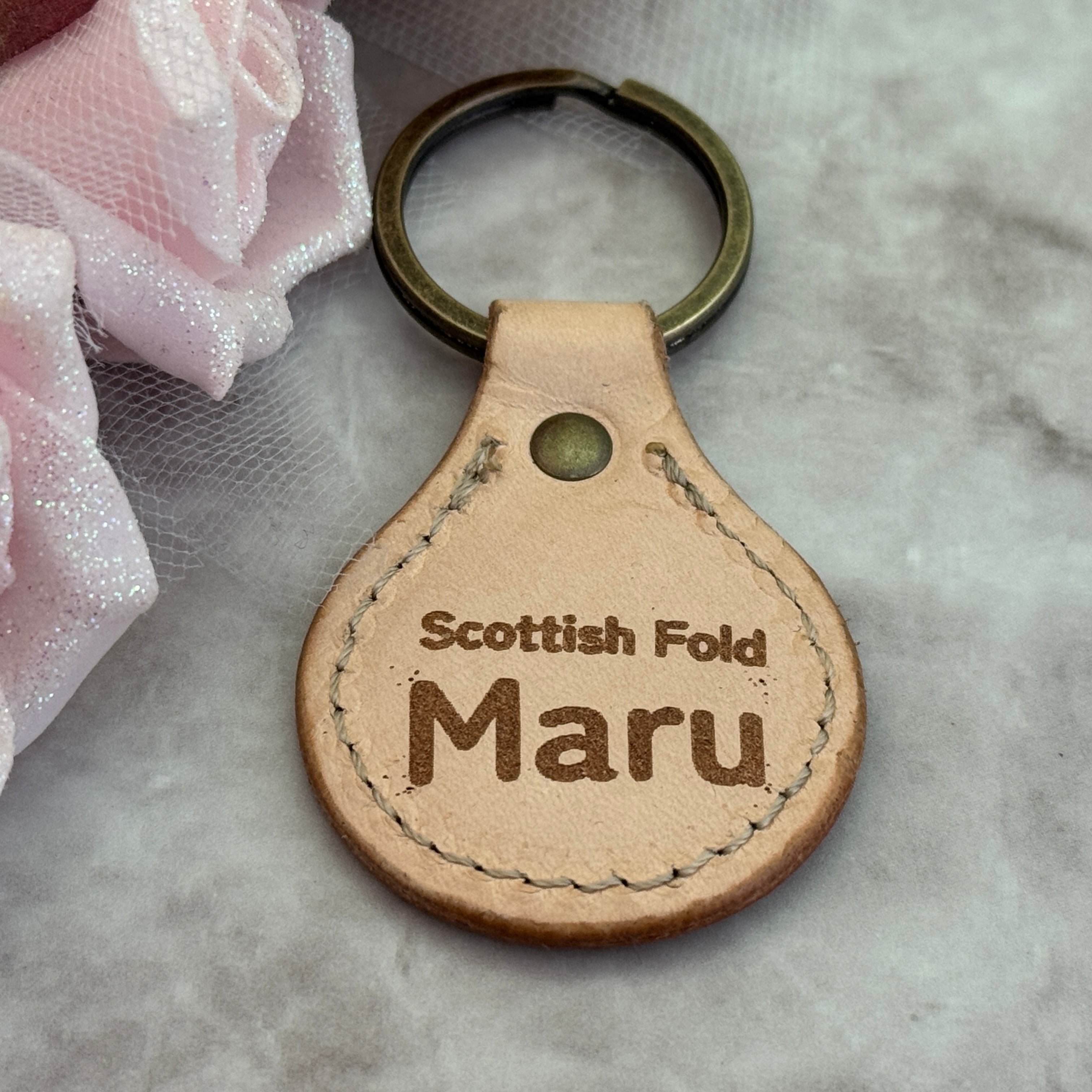 ヌメ革キーホルダー（写真、名入れ込み）